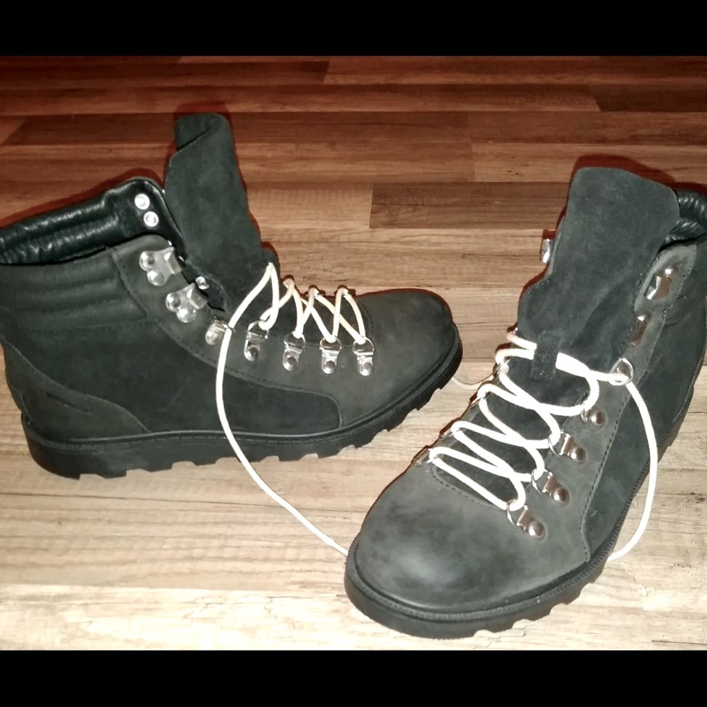 Sorel Ainsley women’s 8 black
